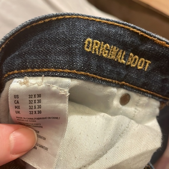 Brand new never worn American Eagle cut jeans - Picture 2 of 3